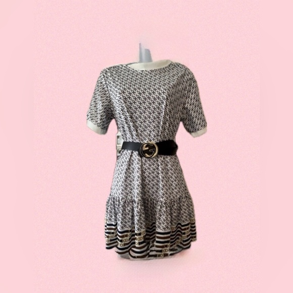Dresses & Skirts - Lux inspired baby doll/ruffle hem dress
